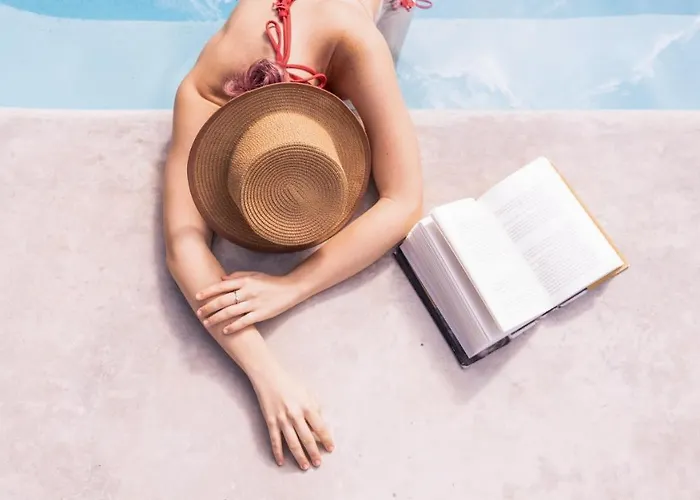 Albatros By Bedsfriends (adults Only) Hotel
